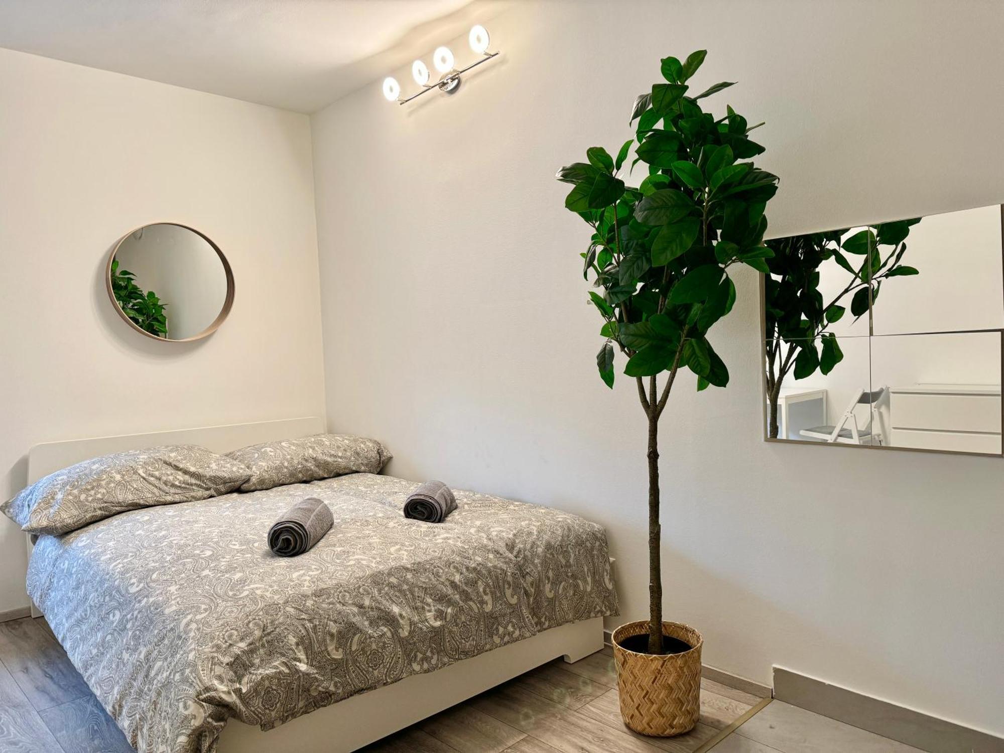 Stylish Schonbrunn Apartments With Free Parking Wenen Buitenkant foto