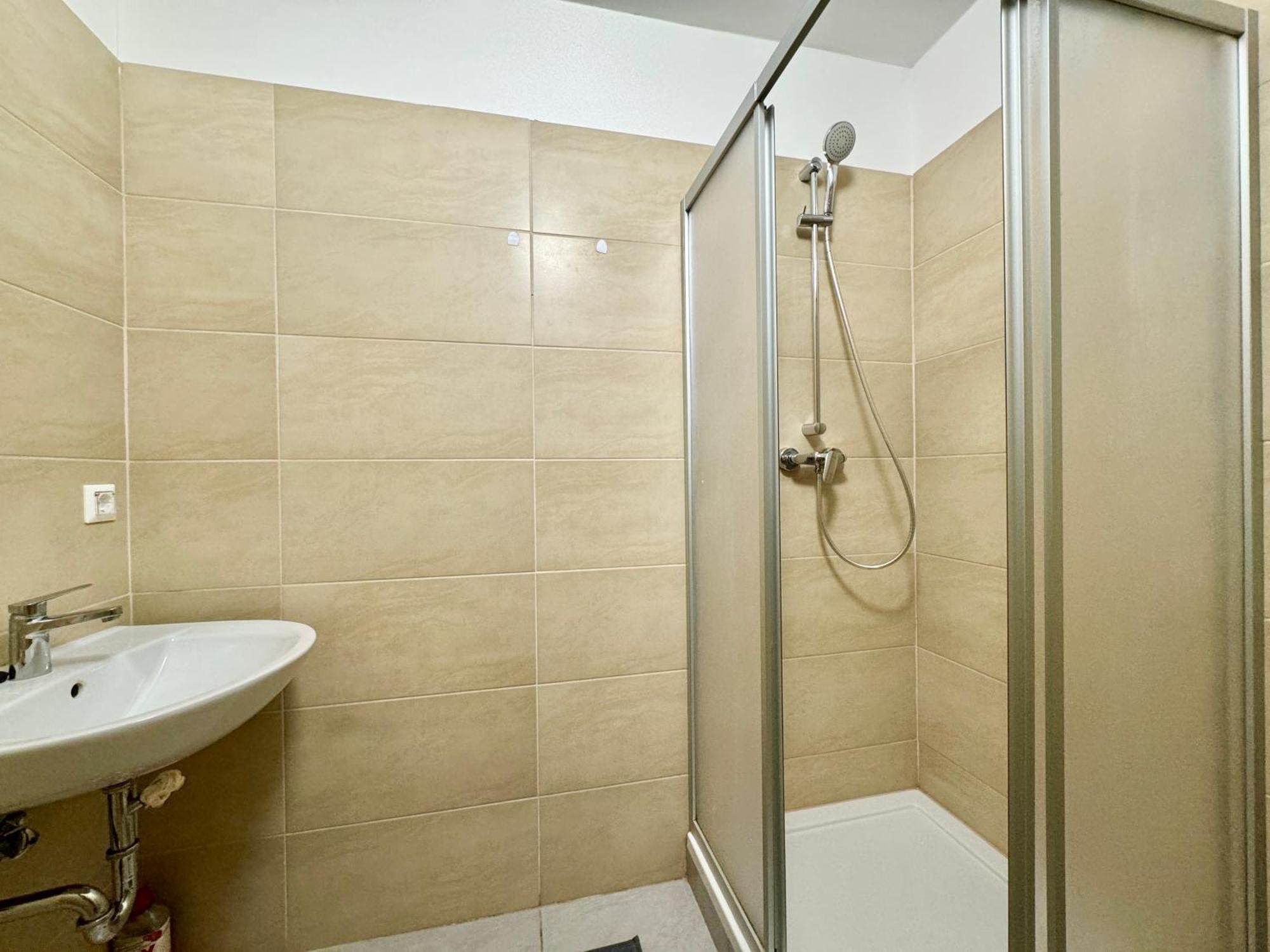 Stylish Schonbrunn Apartments With Free Parking Wenen Buitenkant foto