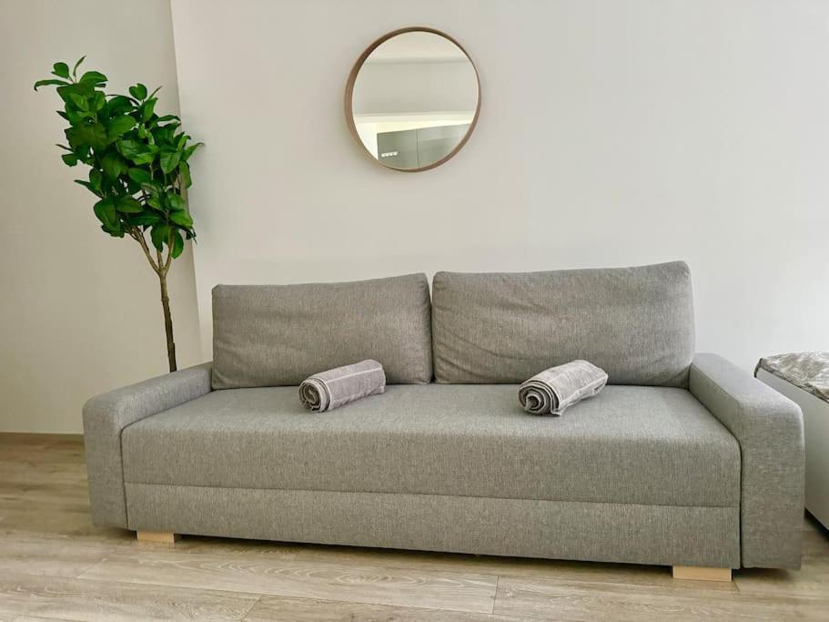 Stylish Schonbrunn Apartments With Free Parking Wenen Buitenkant foto