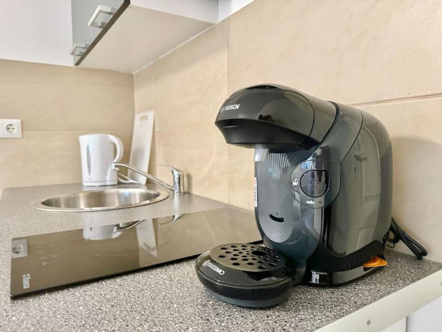 Stylish Schonbrunn Apartments With Free Parking Wenen Buitenkant foto
